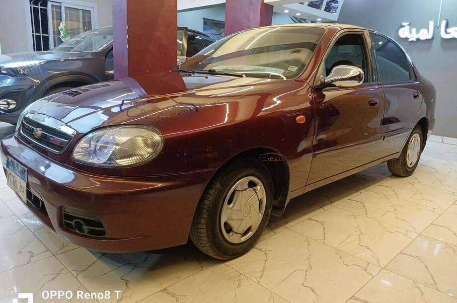 Lanos Chevrolet احمر