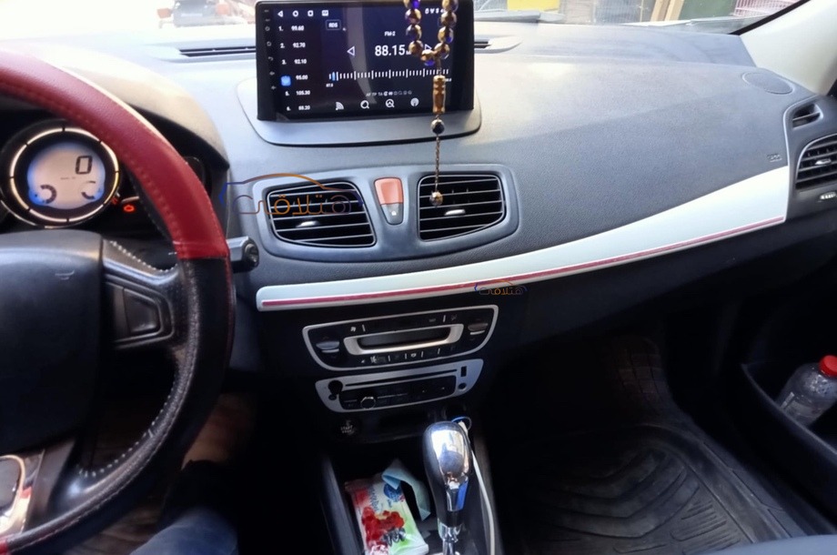 Megane Renault أبيض