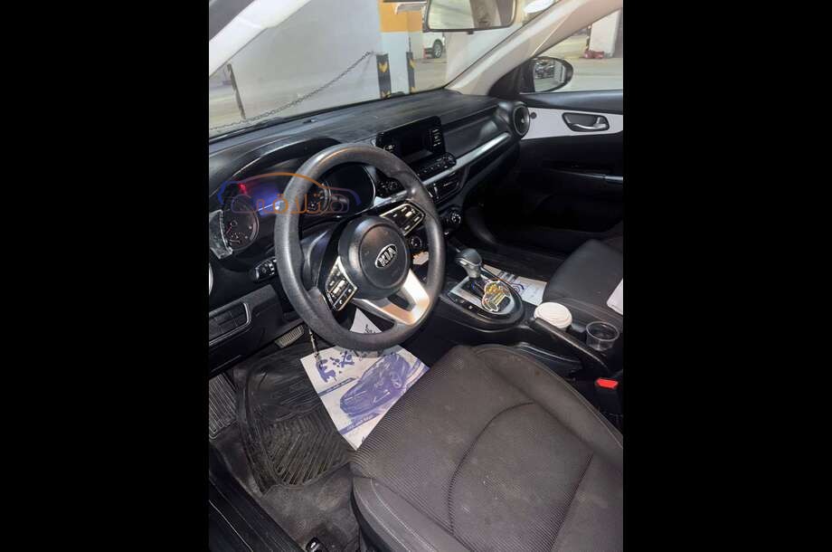 Grand Cerato Kia أسود