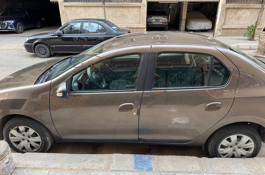 Logan Renault بني