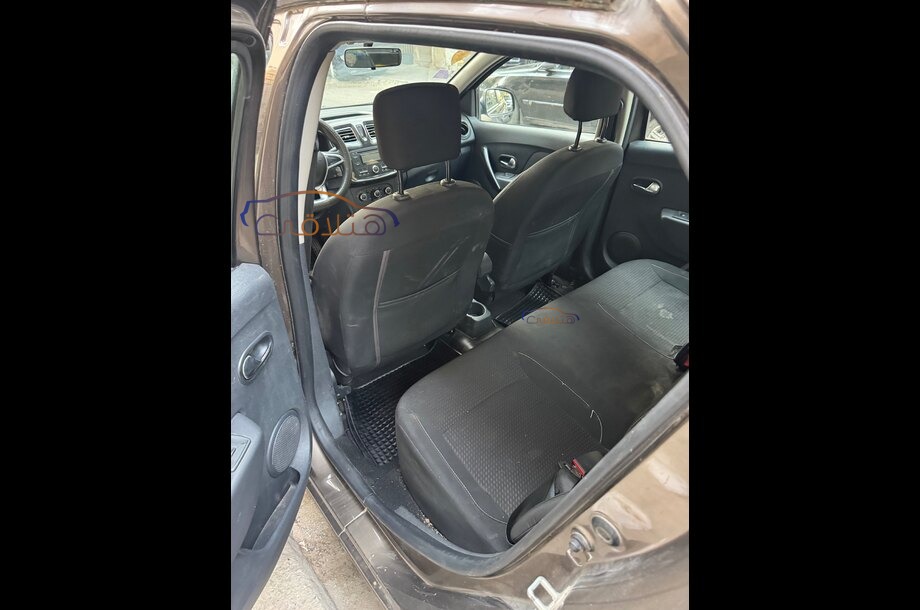 Logan Renault بني