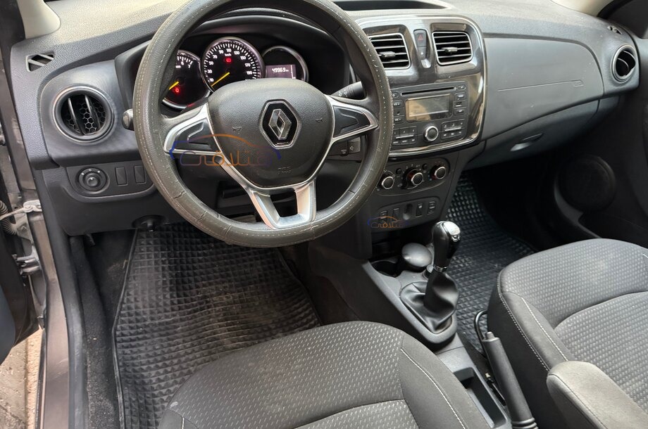 Logan Renault بني