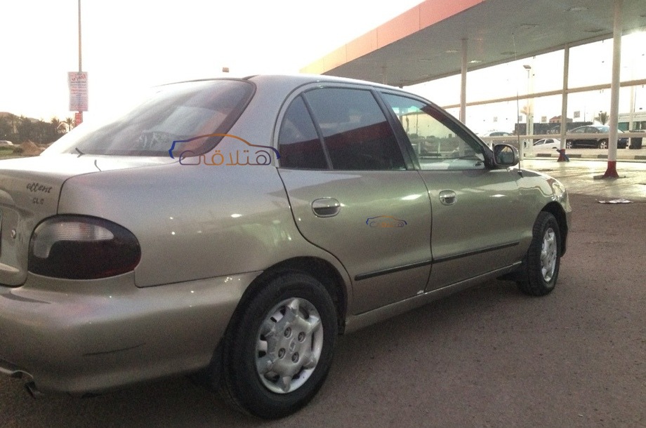 Accent Hyundai Silver