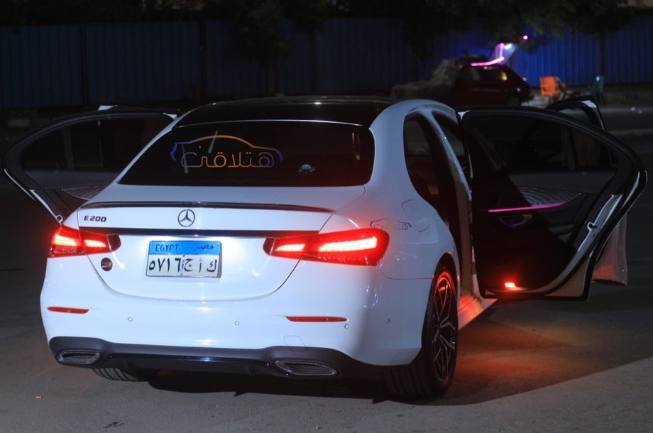 E 200 Mercedes أبيض