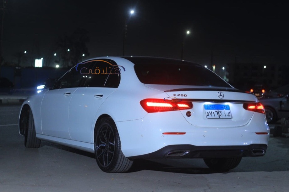 E 200 Mercedes أبيض