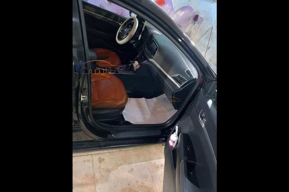 Elantra AD Hyundai أسود
