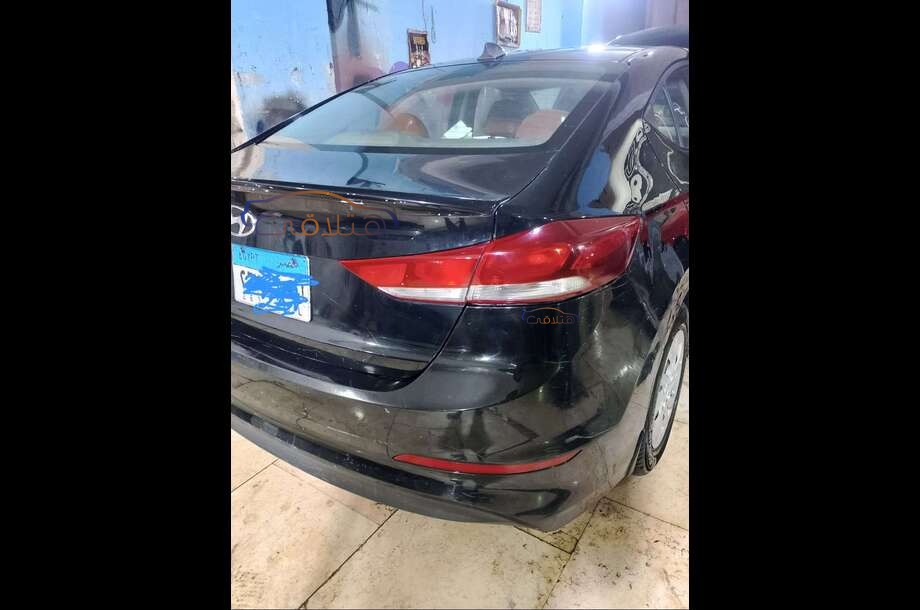 Elantra AD Hyundai أسود