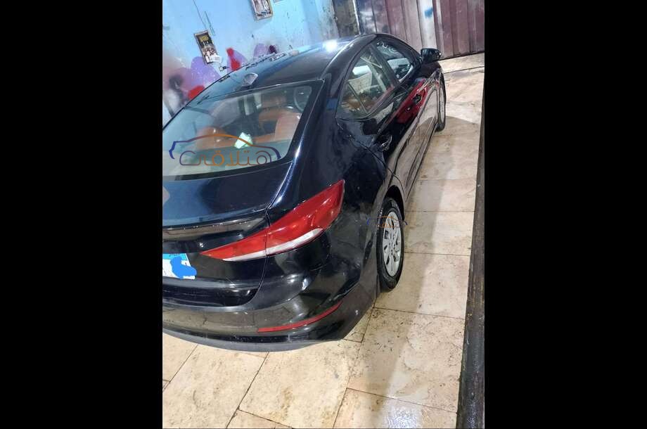 Elantra AD Hyundai أسود