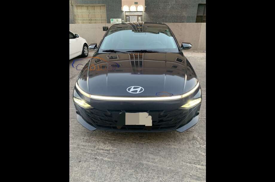 Accent Hyundai أسود