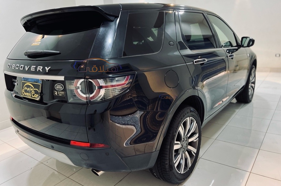 Discovery sport Land Rover أسود