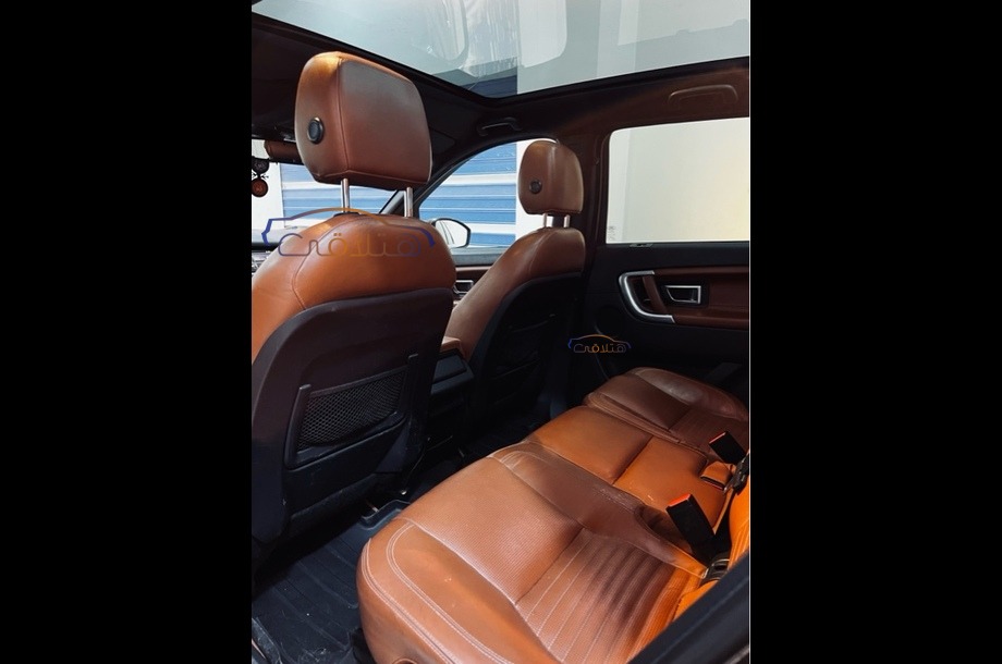 Discovery sport Land Rover أسود