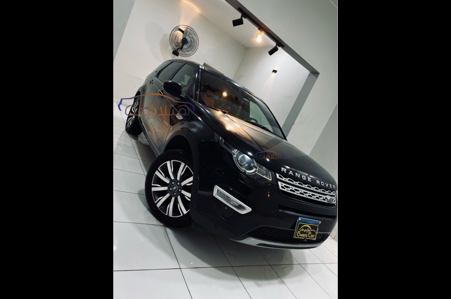 Discovery sport Land Rover أسود