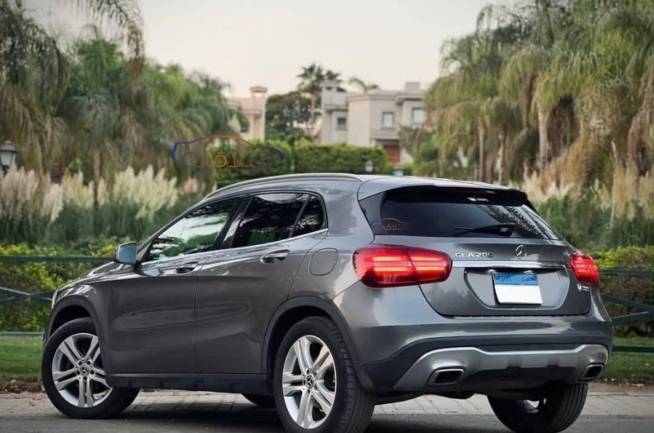 GLA 200 Mercedes Silver