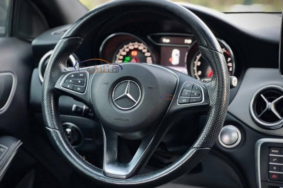 GLA 200 Mercedes Silver