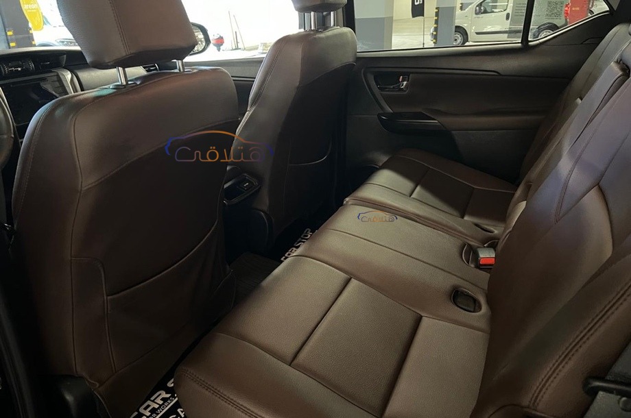 Fortuner Toyota أسود