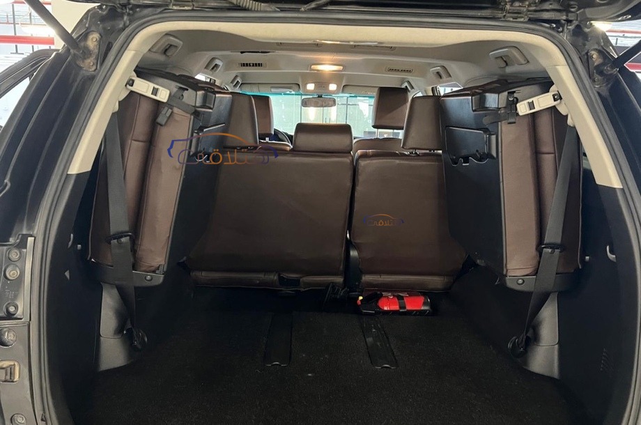 Fortuner Toyota أسود