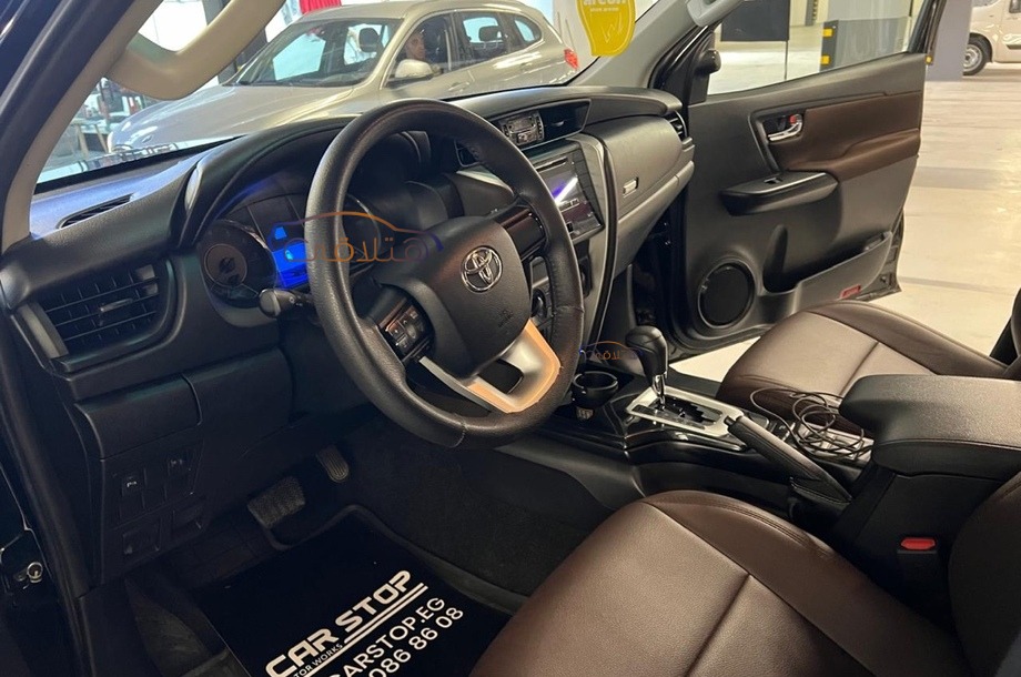 Fortuner Toyota أسود