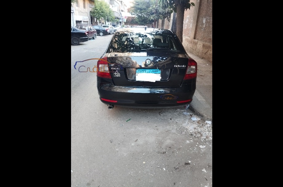 Fantasia Skoda أسود