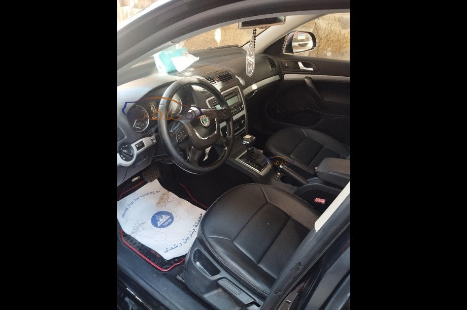 Fantasia Skoda أسود