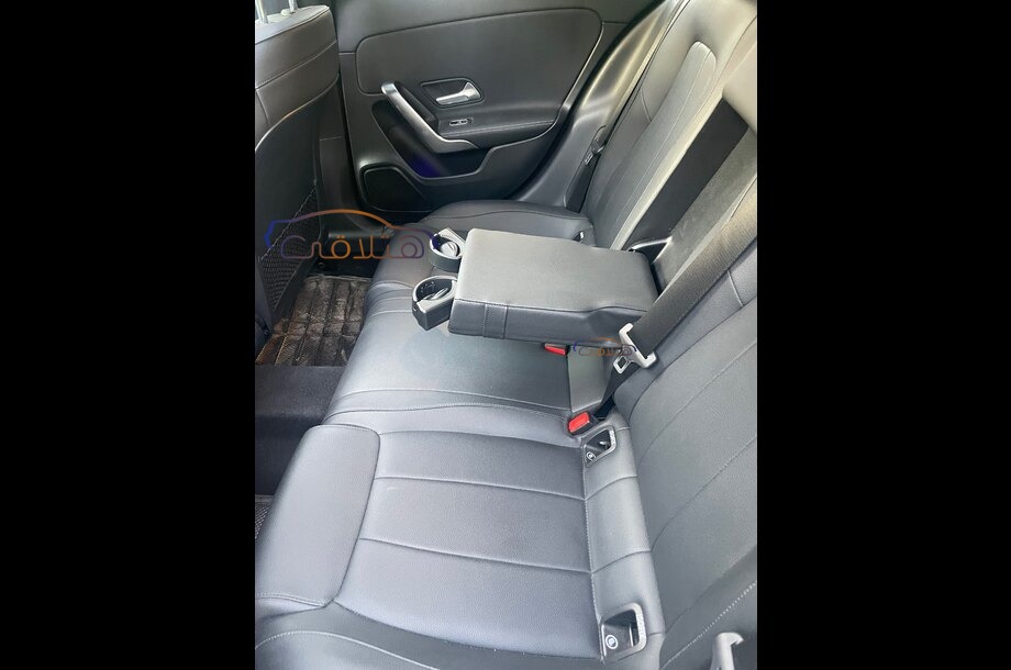 A 180 Mercedes أسود