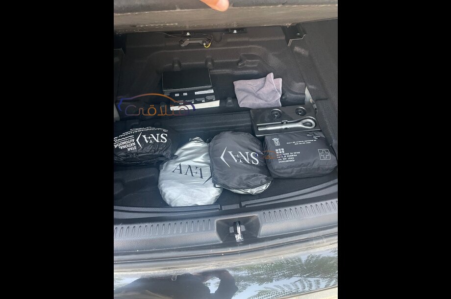 A 180 Mercedes أسود