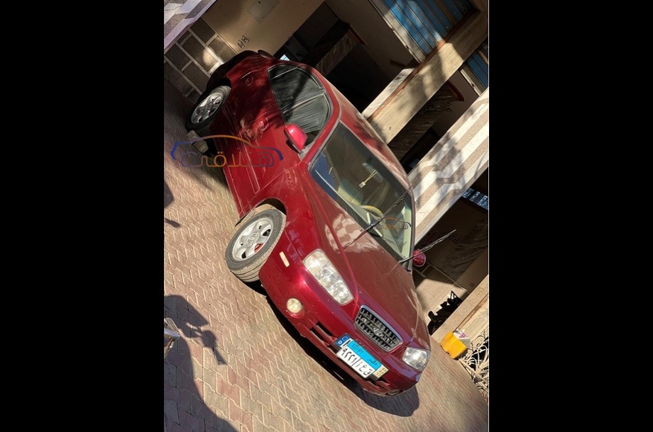 Avante Hyundai احمر