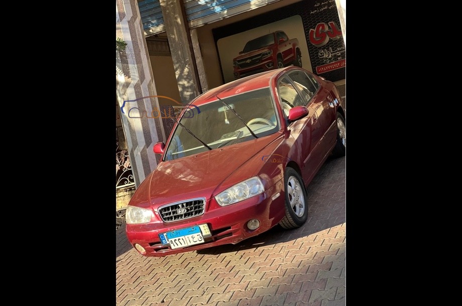 Avante Hyundai احمر