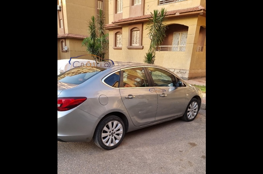 Astra Opel فضي