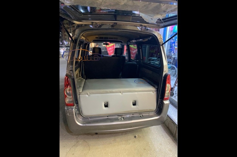 N300 Chevrolet فضي