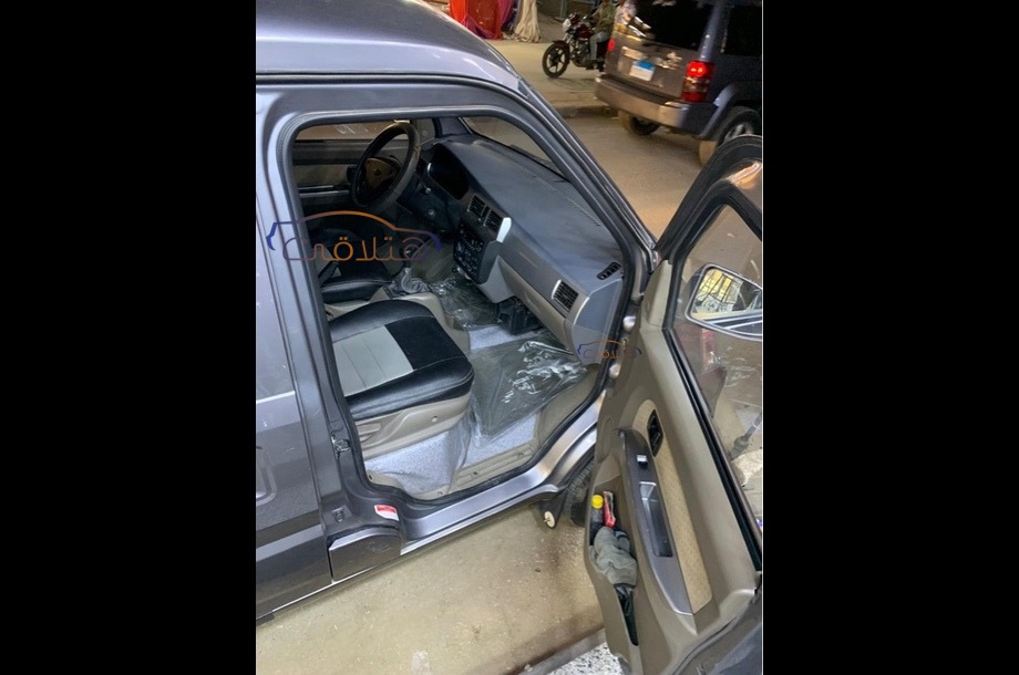 N300 Chevrolet فضي