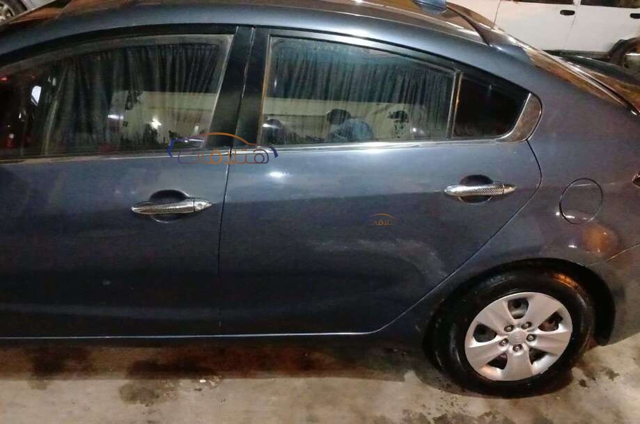 K3 Kia الأزرق الداكن