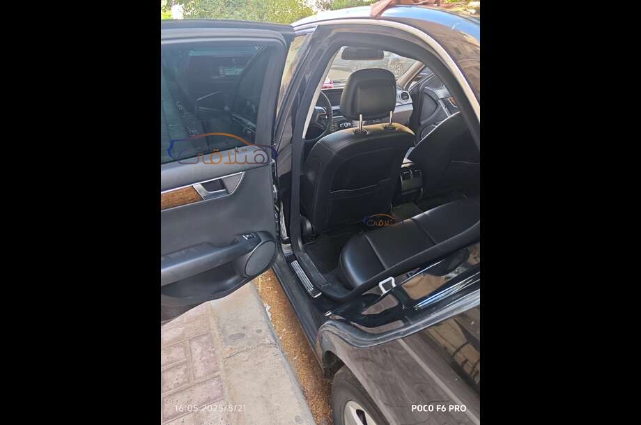 C 180 Mercedes أسود