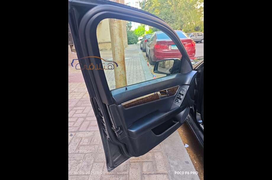 C 180 Mercedes أسود