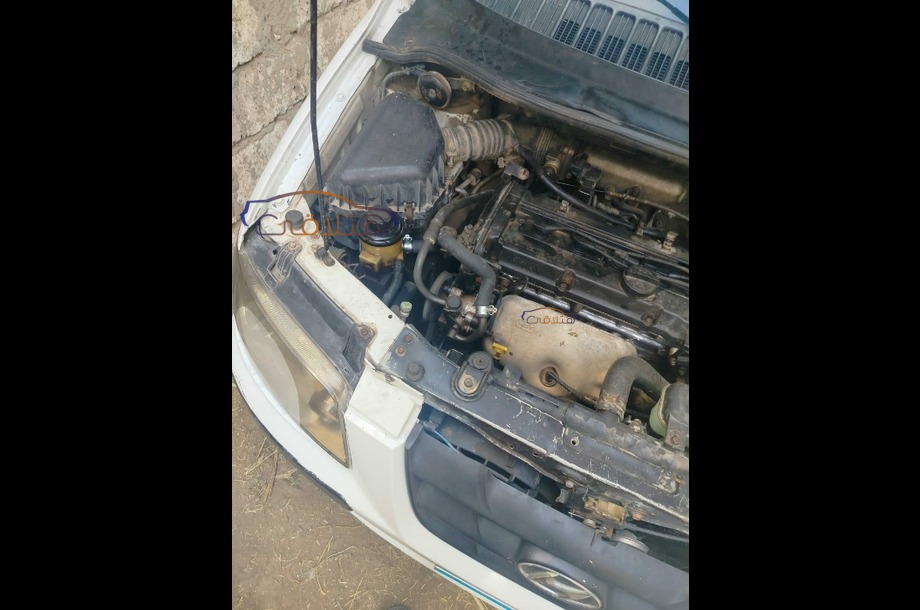 Matrix Hyundai أبيض