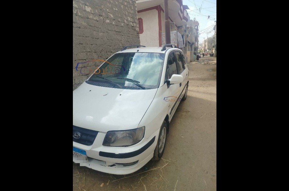 Matrix Hyundai أبيض