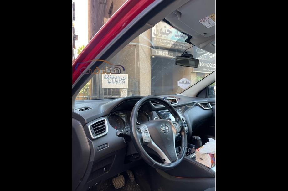 Qashqai Nissan احمر