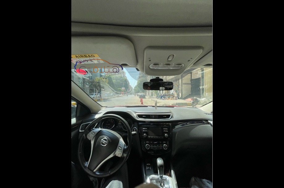 Qashqai Nissan احمر