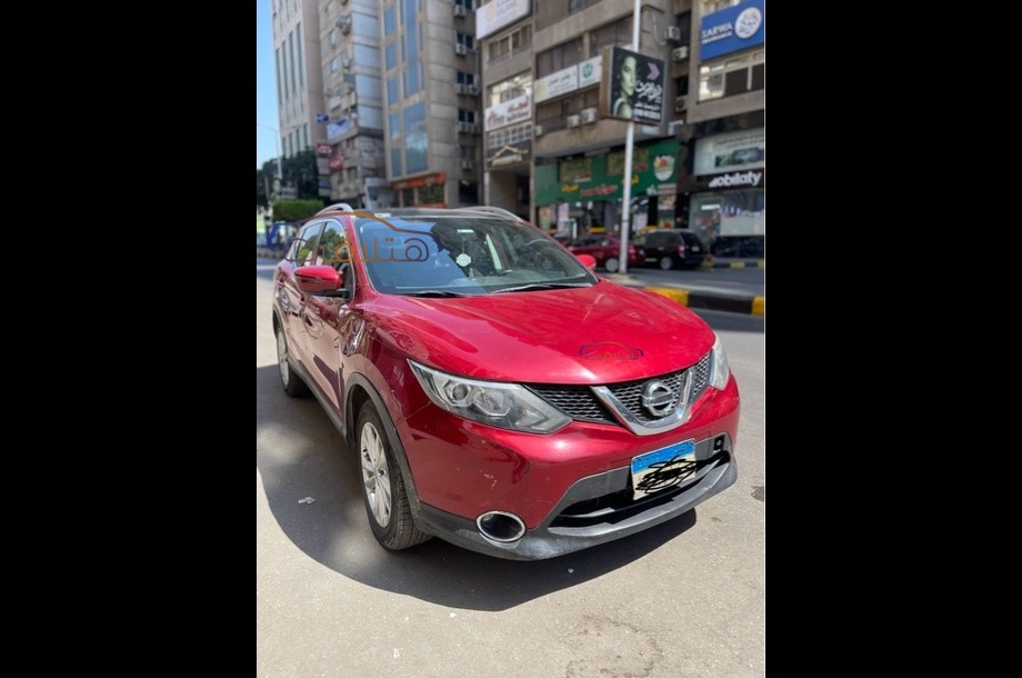Qashqai Nissan احمر