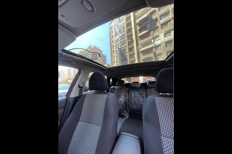 Qashqai Nissan احمر