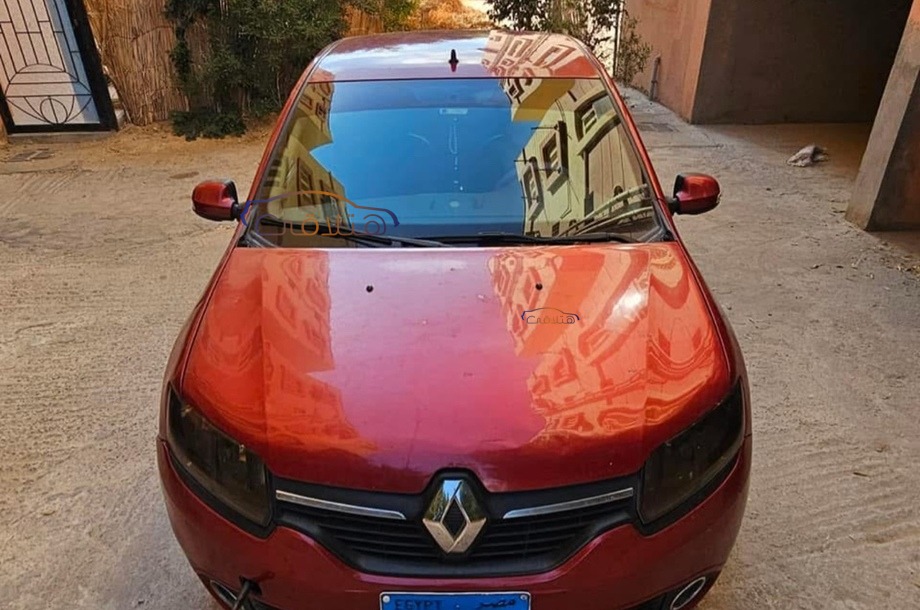 Logan Renault احمر غامق