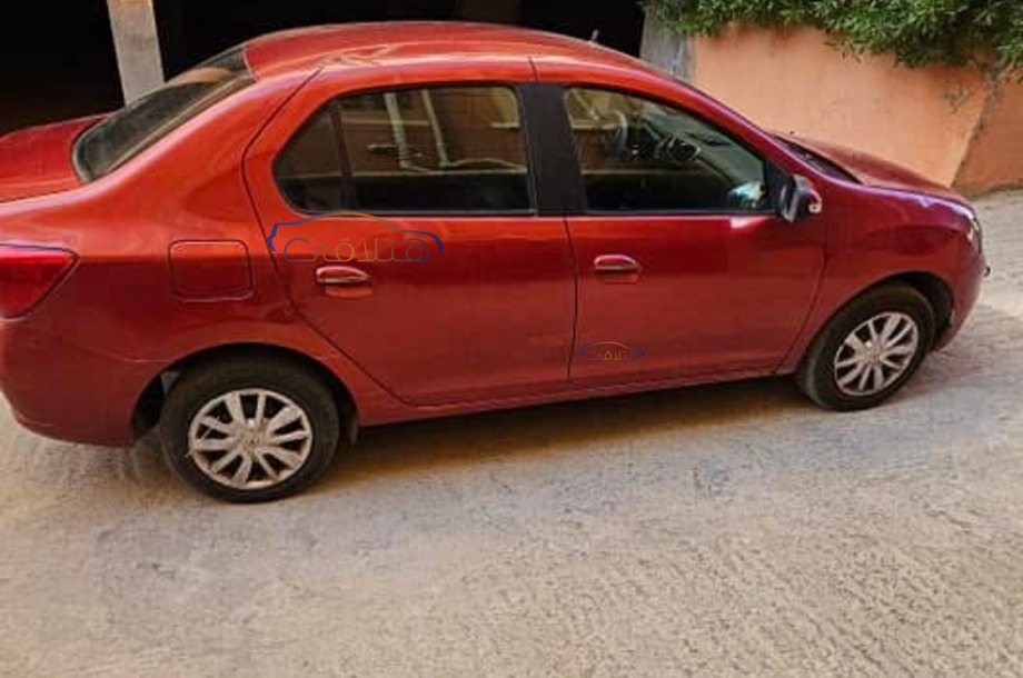 Logan Renault احمر غامق