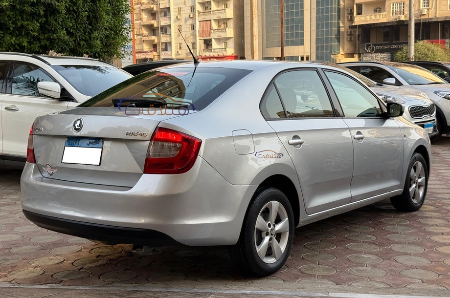 Rapid Skoda فضي
