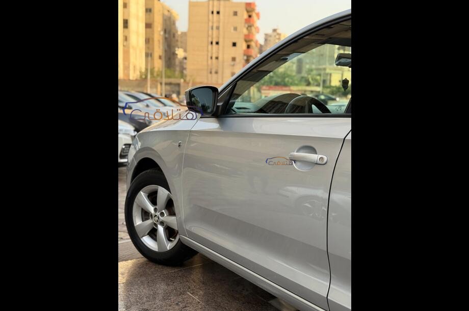 Rapid Skoda فضي