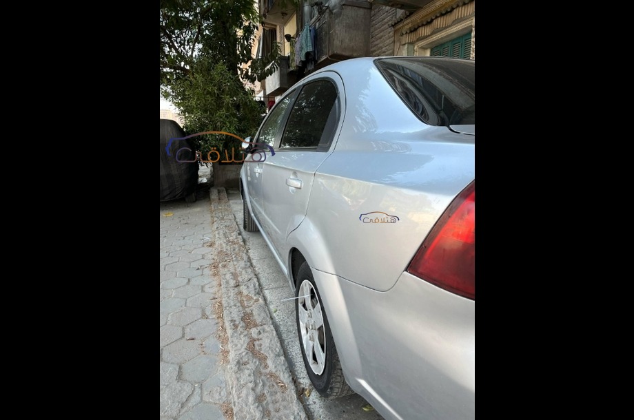 Aveo Chevrolet فضي