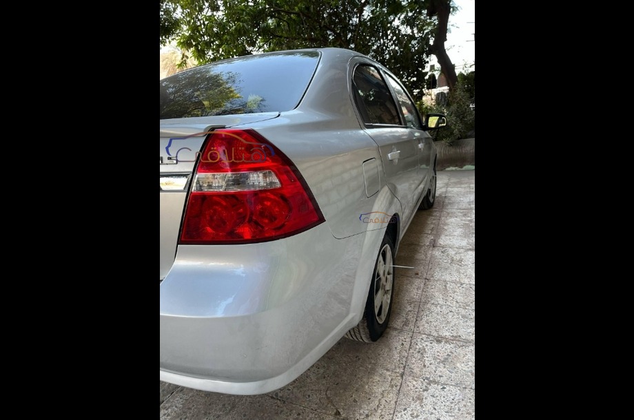 Aveo Chevrolet فضي