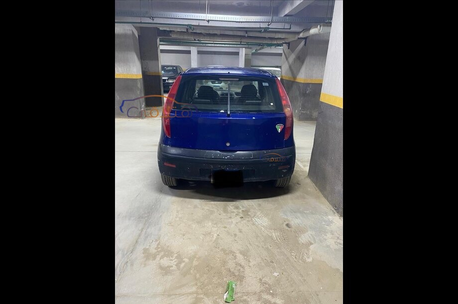 Punto Fiat أزرق