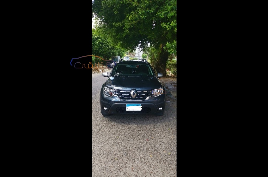 Duster Renault فضي