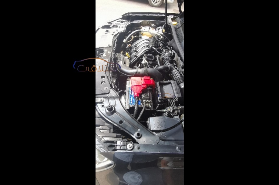 Duster Renault فضي