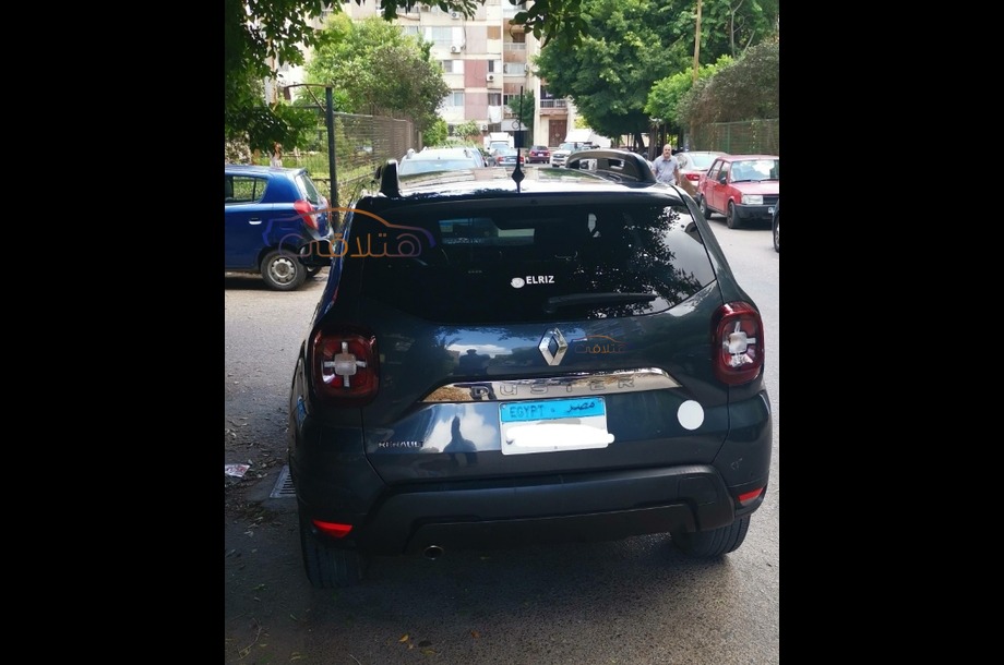 Duster Renault فضي
