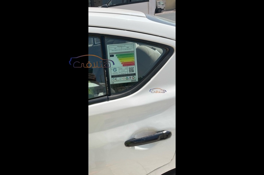 Sunny Nissan أبيض